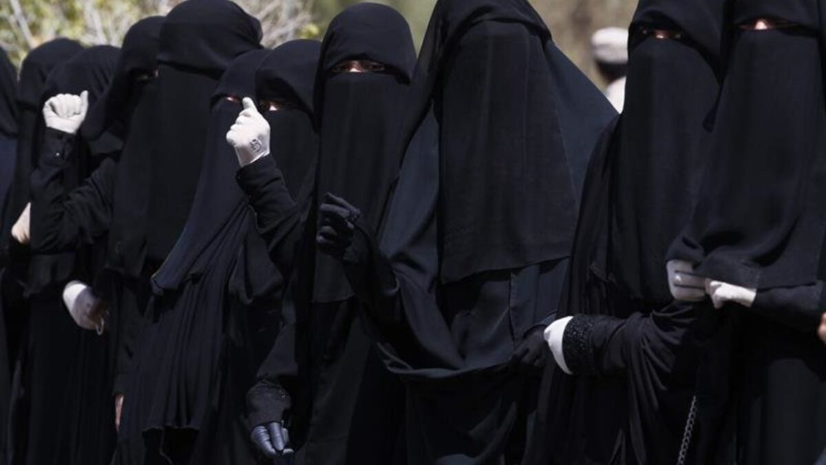 Indignante foto de fin de curso en Yemen: ¿dónde están las mujeres?