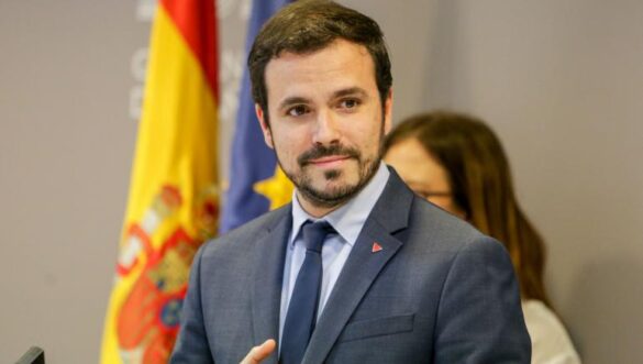 Alberto Garzón 902