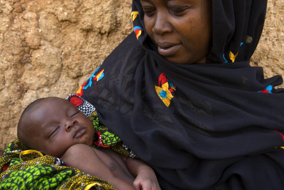 Desmantelan una "fábrica de bebés"en Nigeria. Violaban a mujeres para vender sus bebés 