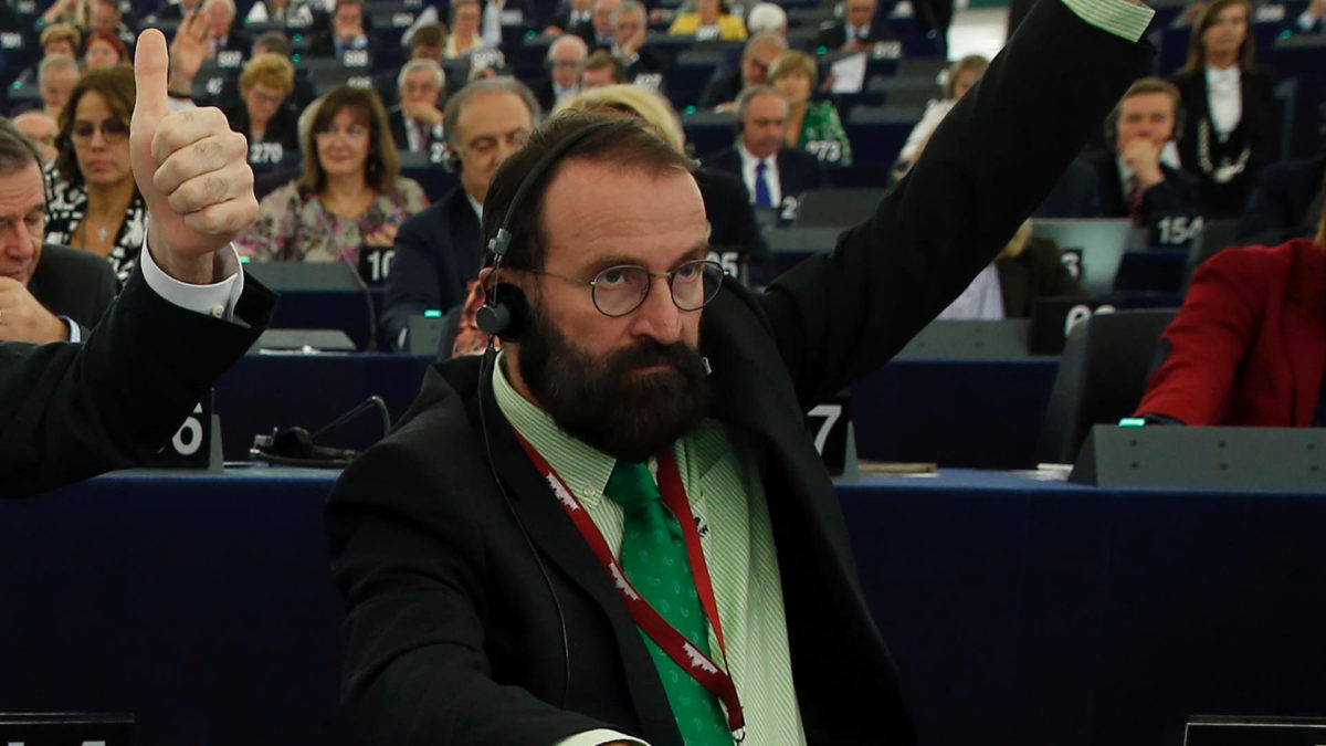 La policía interrumpe una orgía donde participaba József Szájer, eurodiputado de Orban, la ultraderecha húngara