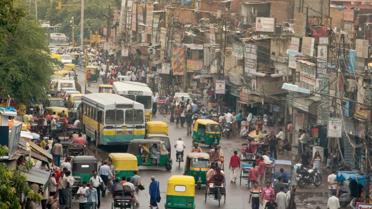 Una misteriosa enfermedad en India afecta a 500 personas en cuatro días