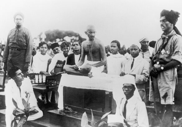 los principios de gandhi tambien valen contra los monstruos de hoy