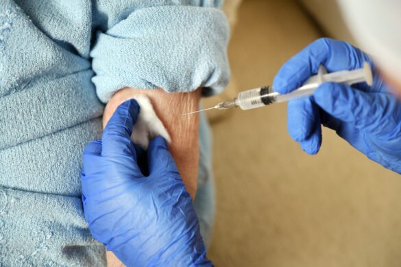 quien decide si debe ponerse la vacuna contra el sars cov 2 una persona incapacitada