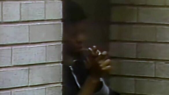 un documental retrata como el crack la prensa y la policia asolaron la comunidad negra en eeuu
