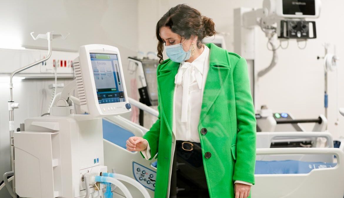 Ayuso duplica el gasto de mantenimiento del Zendal: dos millones de euros al año, 30 pacientes por semana