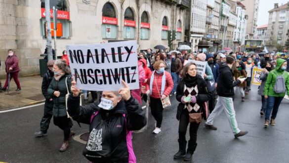 Ley Auschwitz - Negacionistas compostela
