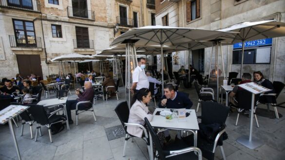 criticas al pp por pedir ayudas directas a hosteleros y no darlas donde gobierna