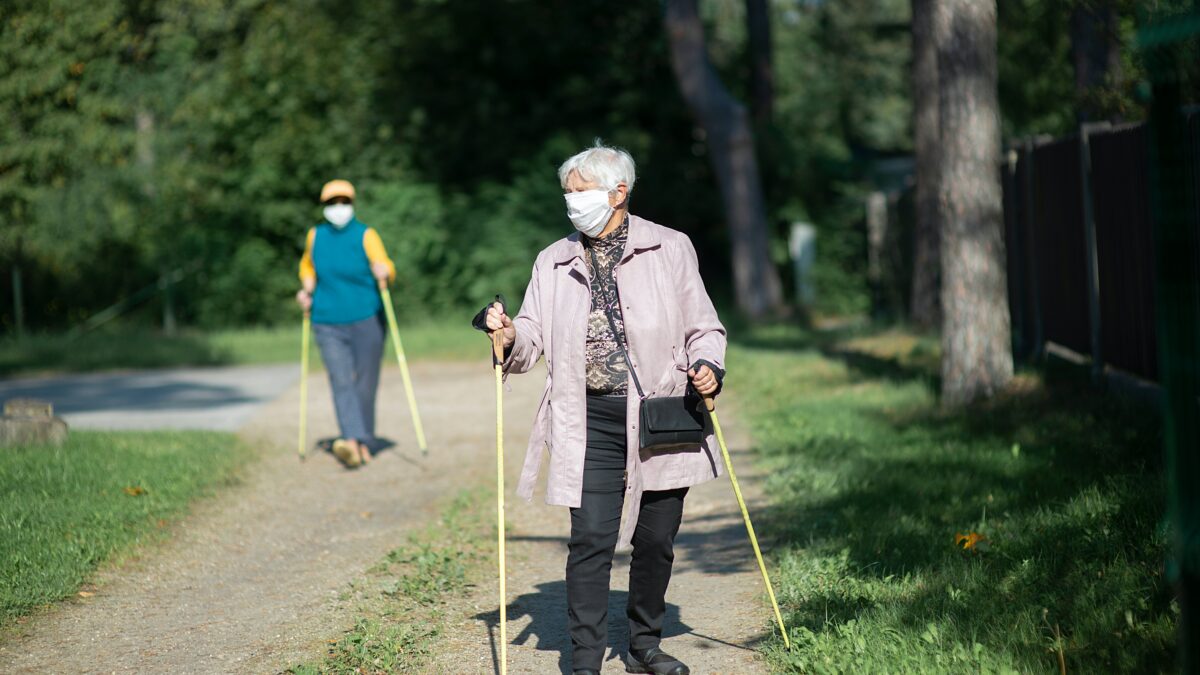 Moviéndonos somos menos vulnerables a la COVID-19 a cualquier edad