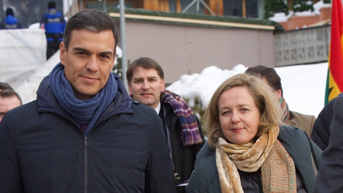 Sánchez se compromete por escrito a regular los alquileres mientras Calviño se niega