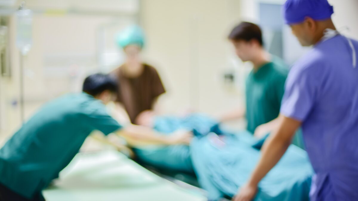 Cómo mover a los pacientes minimizando riesgos: nuevas tendencias para hacerlo de forma segura