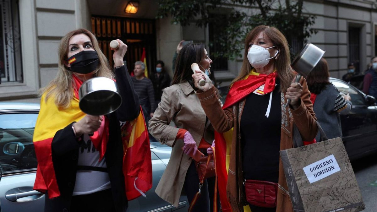 «Libertad, libertad»: La mayoría de los contagios por coronavirus son ahora en los barrios más ricos