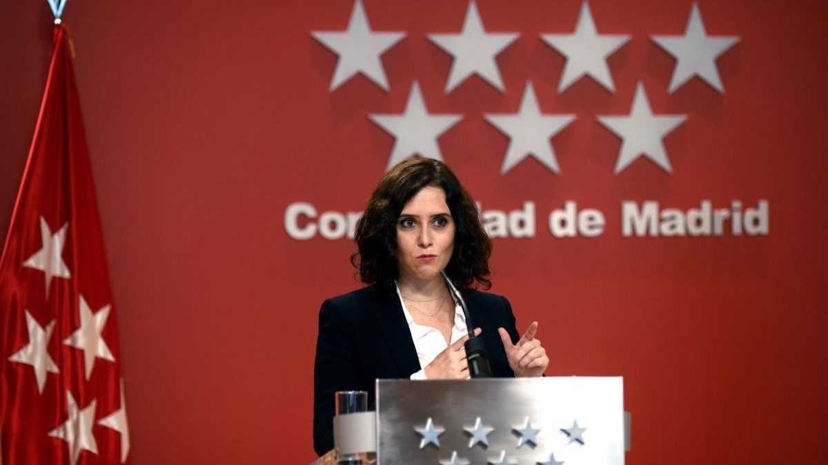 Ayuso intenta atacar a Pedro Sánchez para defenderse tras la dimisión de la gerente de Atención Primaria