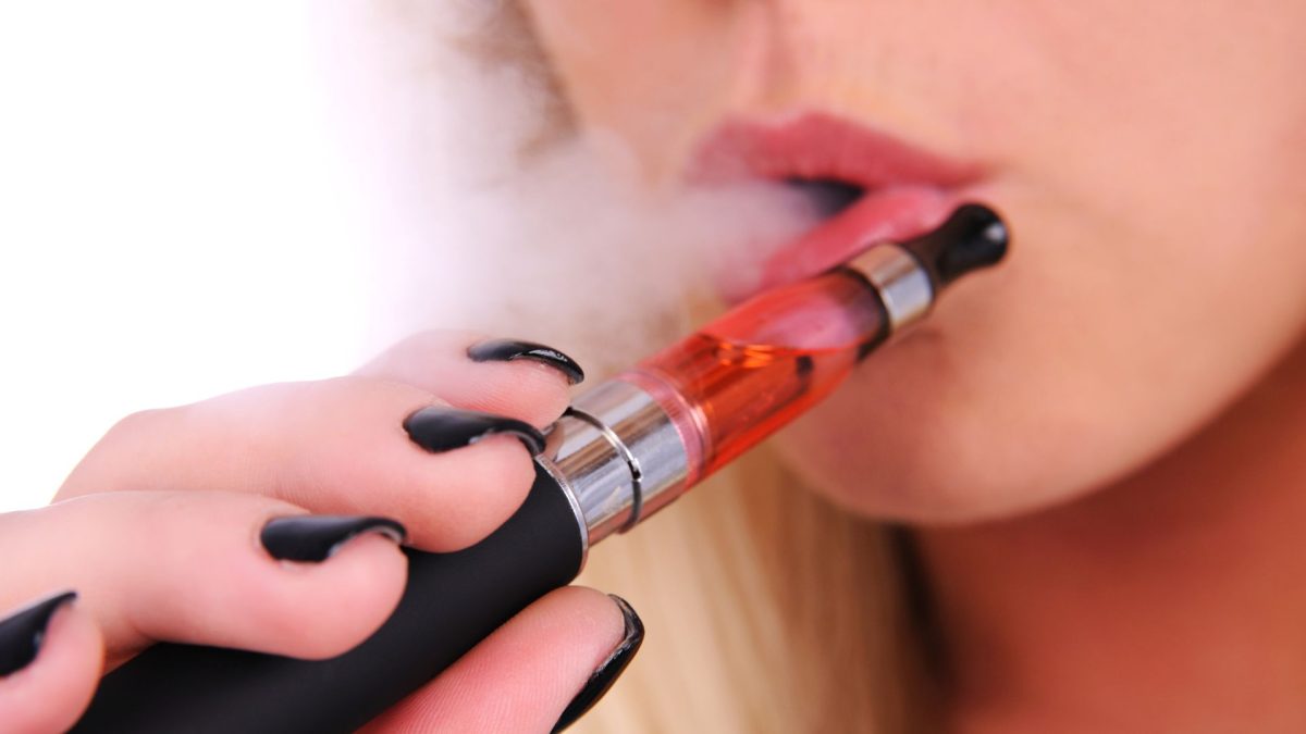 Sin humo pero con riesgo: así afectan a la salud los cigarrillos electrónicos