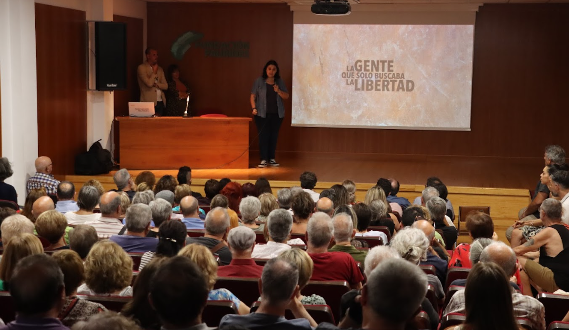 Una ovación por la memoria: Elda recuerda a los luchadores por la libertad