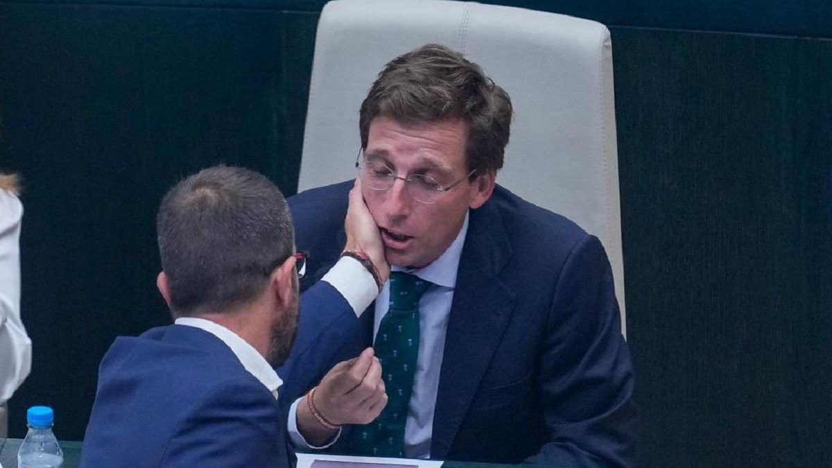 ¿Quién Daniel Viondi, el concejal que palmeó la cara a Almeida?