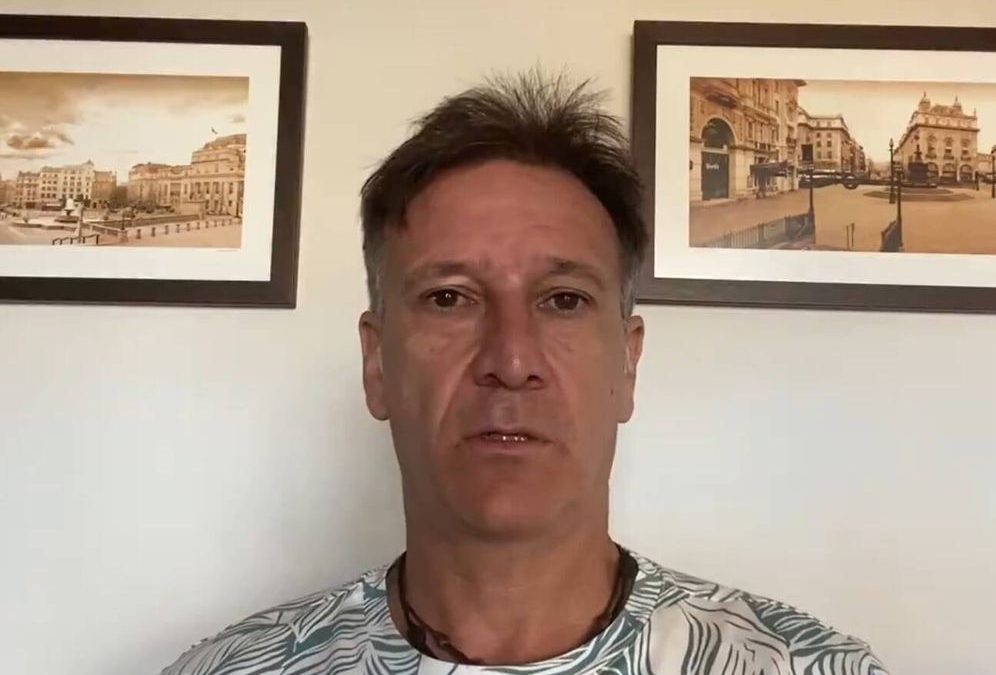 Opinión | Que alguien le quite el móvil a Alfonso Pérez