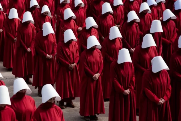 Vestuario de El cuento de la criada