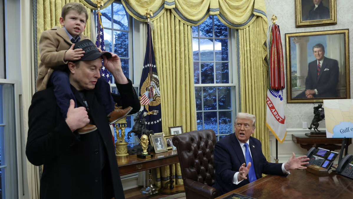Trump: despido público masivo por un lado, creación de la ‘Oficina para la Fe’ por el otro