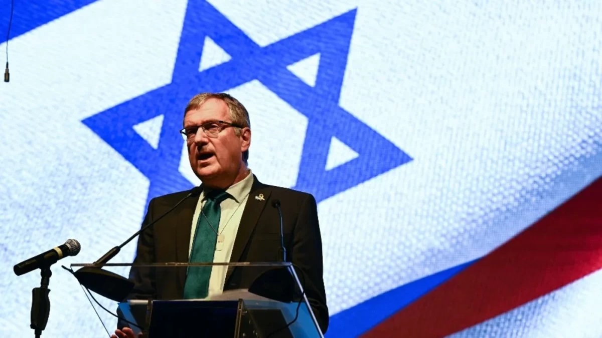 Un embajador israelí amenaza con la pena de muerte a menores palestinos en Gaza en una grabación secreta