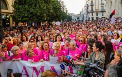 amama concentracion cancer sevilla 26 octubre andalucia juanma moreno 4 800x450