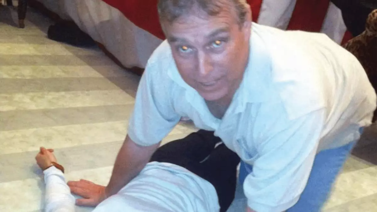 Epstein no murió solo: el poder se protege en los márgenes del archivo