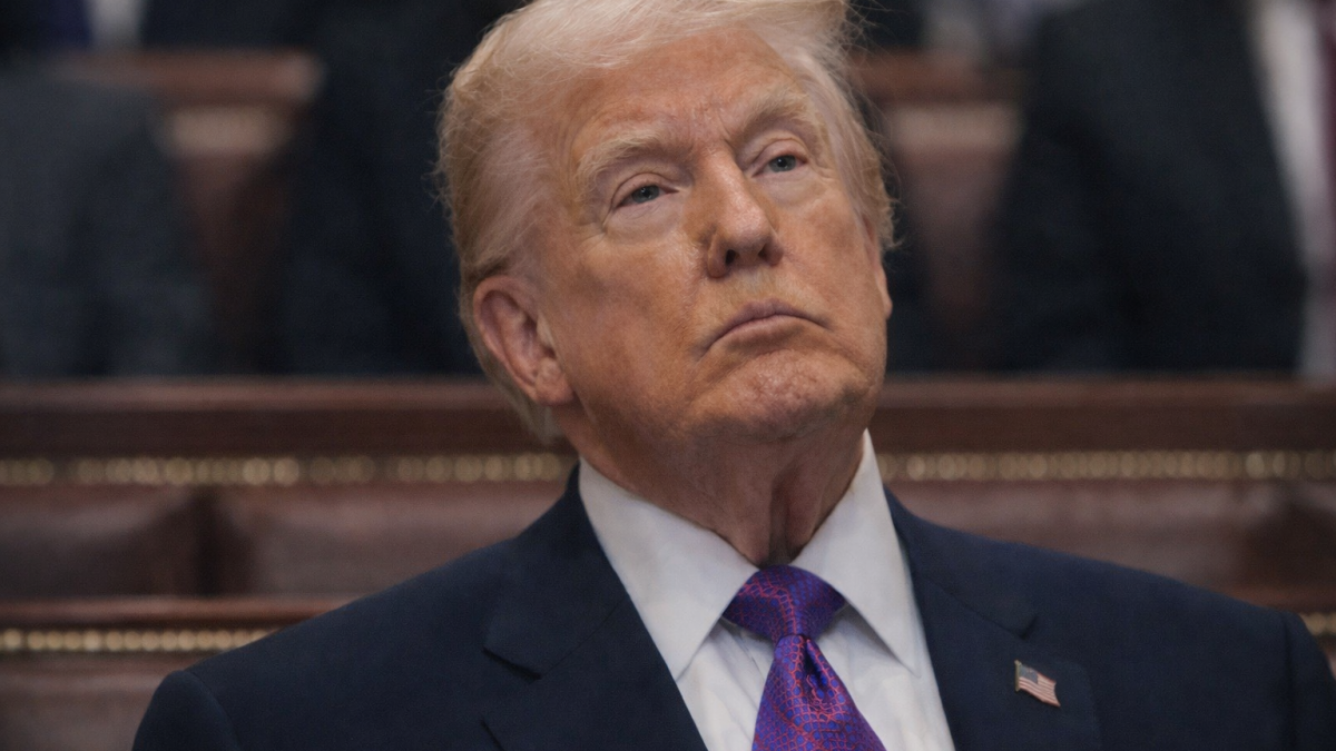 Casi la mitad de los votantes de EE.UU. considera que Trump es racista