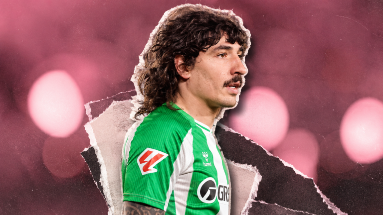 Héctor Bellerín señala la homofobia del fútbol: el vestuario que expulsa a quien no obedece